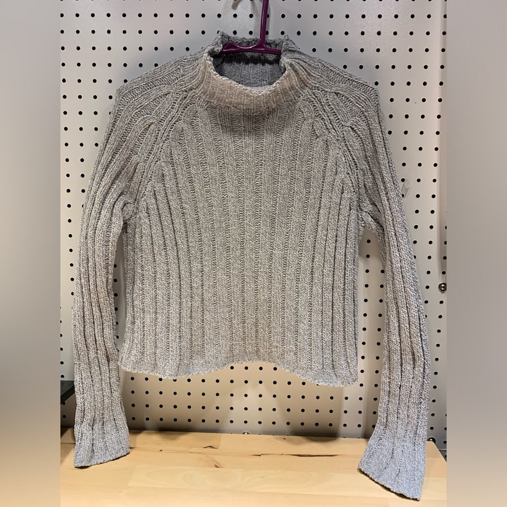 NWT American Eagle Outfitters Women's Pullover crop Sweater Sz Small Grey